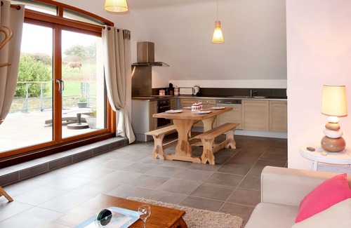 Saint-Michel-en-Greve Apartment | Nice apartment for 4 people with pool, WIFI, TV, patio and parking