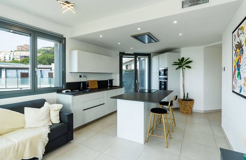Santo Stefano al Mare Apartment | Nice apartment for 4 people with pool, WIFI, A/C, TV and terrace