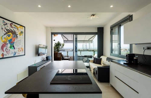 Santo Stefano al Mare Apartment | Nice apartment for 4 people with pool, WIFI, A/C, TV and terrace