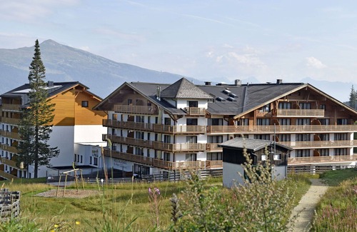 Katschberg Apartment | Nice apartment for 4 people with pool, WIFI, balcony, pets allowed and panoramic view