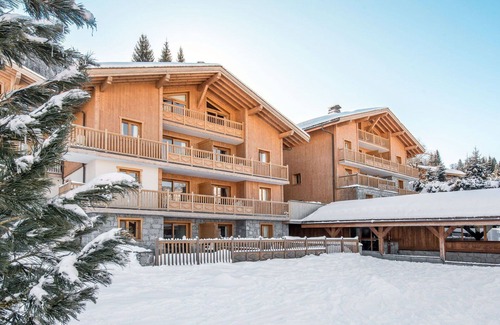 Les Carroz-d'Araches Apartment | Nice apartment for 6 guests with pool, hot tub, WIFI, TV, terrace, pets allowed and parking