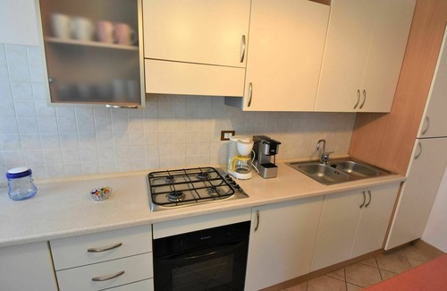 Ariano nel Polesine House | Nice apartment in villa for 9 people with WIFI, A/C, pool, TV and patio