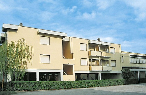 Mazzanta Apartment | Nice apartment for 6 people with TV, balcony and parking