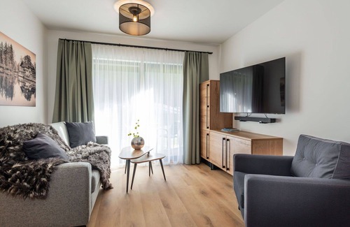 Kirchberg in Tirol Apartment | Nice apartment for 6 people with pool, WIFI, TV and terrace