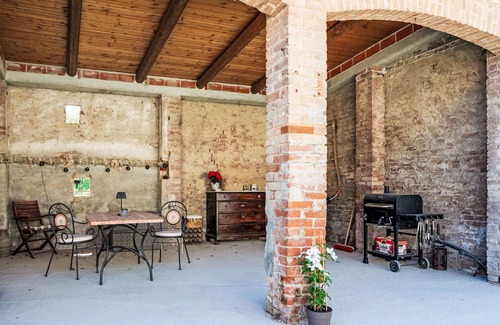 Costigliole d'Asti Apartment | Nice apartment for 2 guests with pool, WIFI, A/C, TV and patio