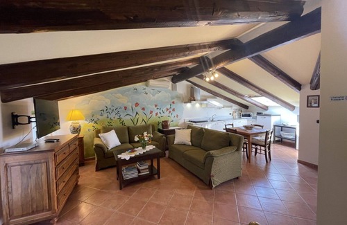 Montechiaro dʼAsti Apartment | Nice apartment for 2 people with A/C, WIFI, TV, patio, pets allowed and parking