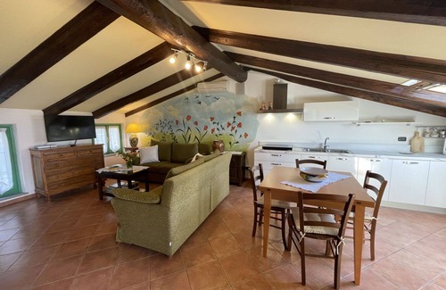Montechiaro dʼAsti Apartment | Nice apartment for 2 people with A/C, WIFI, TV, patio, pets allowed and parking