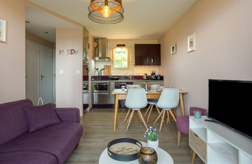 Benerville-sur-Mer Apartment | Nice apartment for 4 guests with WIFI, TV, balcony and parking