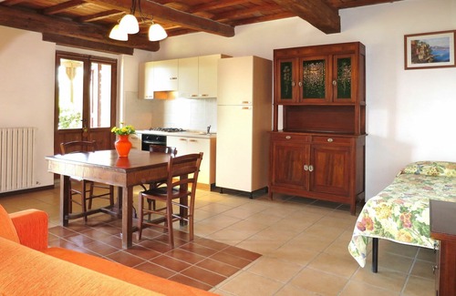 Santo Villa | Nice apartment in villa for 4 guests with pool, terrace, pets allowed and panoramic view
