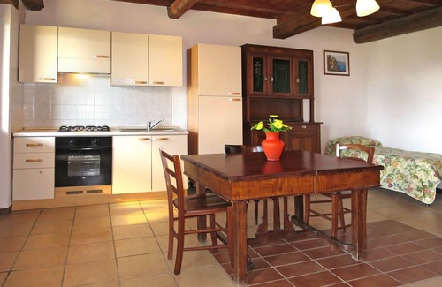 Santo Villa | Nice apartment in villa for 4 guests with pool, terrace, pets allowed and panoramic view