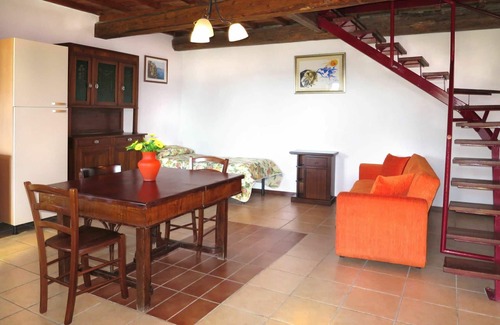 Santo Villa | Nice apartment in villa for 4 guests with pool, terrace, pets allowed and panoramic view
