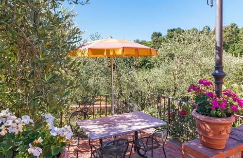 Pieve a Nievole Apartment | Nice apartment for 6 guests with pool, hot tub, WIFI, TV, patio and pets allowed