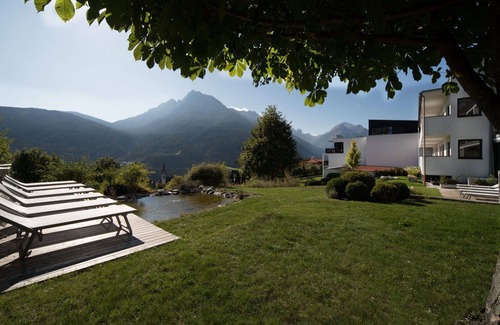 Telfes im Stubai Apartment | Nice apartment for 4 guests with WIFI, pool, TV, terrace, pets allowed and parking