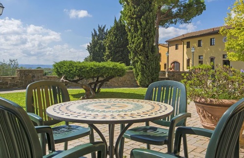 Limite Sull'Arno Villa | Nice apartment in villa for 4 people with pool, A/C, WIFI, TV and parking