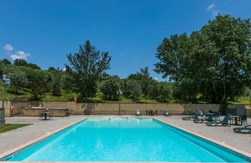 Capraia e Limite Villa | Nice apartment in villa for 4 guests with pool, A/C, WIFI, TV and parking