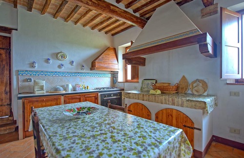 Monteroni d'Arbia Apartment | Nice apartment for 2 guests with pool, WIFI, panoramic view and parking, close to Siena