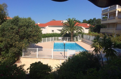 Boulouris-sur-Mer Apartment | Nice apartment 100m from the beach, pool, terrace, garage, secure residence.