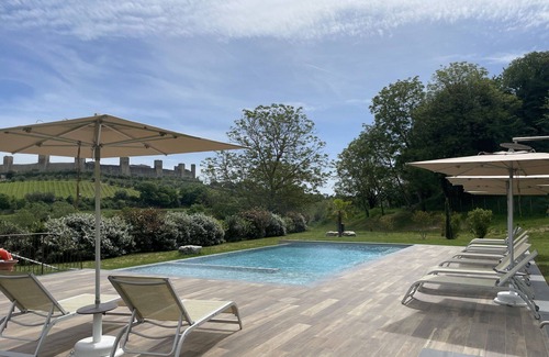 Monteriggioni Apartment | Nice apartment for 2 guests with WIFI, pool, A/C, TV and pets allowed, close to Siena