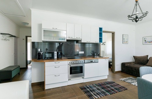 Balatonszarszo Apartment | Nice apartment for 5 people with WIFI, A/C, TV and balcony