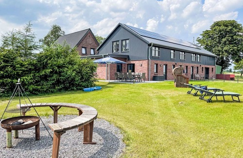 Bramstedtlund Apartment | Nice apartment for 10 people with WIFI, TV, terrace, pets allowed and panoramic view