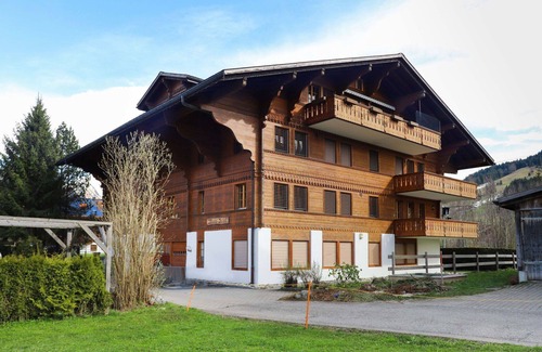Saanen Apartment | Nice apartment for 12 people with WIFI, TV and terrace