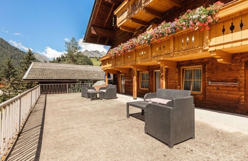 Pragraten Apartment | Nice apartment for 13 people with WIFI, TV, balcony and pets allowed
