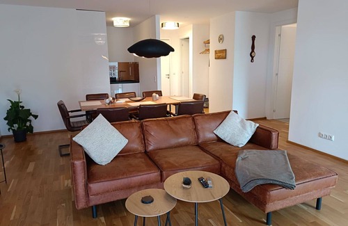 Poertschach am Woerthersee Apartment | Nice apartment for 2 people with WIFI, TV, balcony and pets allowed