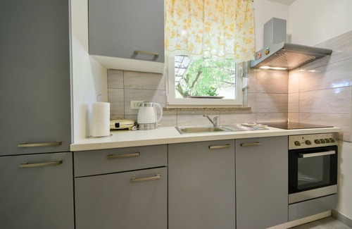 Mihotici Apartment | Nice apartment for 2 people with A/C, WIFI, TV and terrace