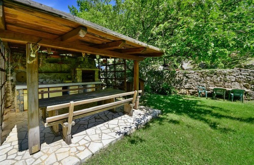 Mihotici Apartment | Nice apartment for 2 people with A/C, WIFI, TV and terrace