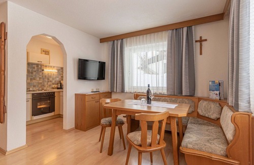Kappl Apartment | Nice apartment for 20 people with WIFI, TV and balcony