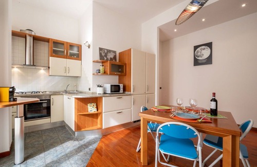 Porta Nuova Apartment | Nice apartment for 3 people with WIFI, A/C, TV and balcony