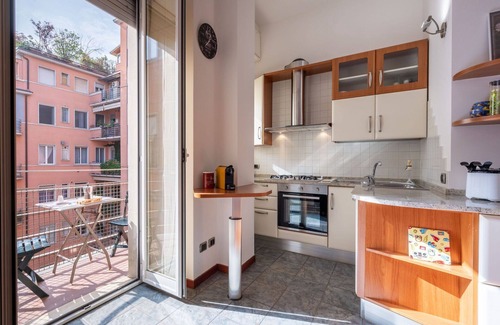 Porta Nuova Apartment | Nice apartment for 3 people with WIFI, A/C, TV and balcony