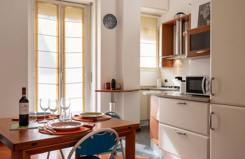 Porta Nuova Apartment | Nice apartment for 3 people with WIFI, A/C, TV and balcony