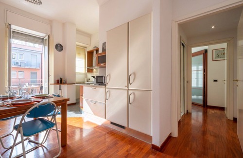 Porta Nuova Apartment | Nice apartment for 3 people with WIFI, A/C, TV and balcony