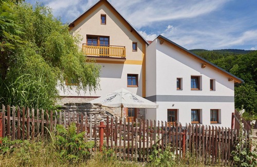 Cerny Dul Apartment | Nice apartment for 4 guests with WIFI, TV and pets allowed