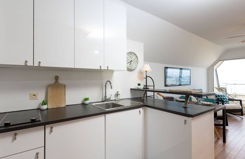 Lancieux Apartment | Nice apartment for 4 people with WIFI, balcony and parking