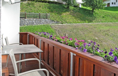 Fendels Apartment | Nice apartment for 4 guests with WIFI, TV, balcony and parking
