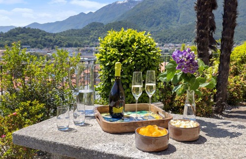 Locarno Apartment | Nice apartment for 4 guests with WIFI, A/C, TV, patio and panoramic view