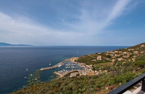 Cargese Apartment | Nice apartment for 4 guests with WIFI, A/C, patio and parking
