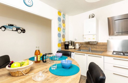 La Madeleine-Bellevue Apartment | Nice apartment for 4 guests with WIFI, TV, balcony, pets allowed and parking
