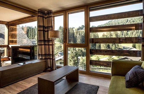 Parpan Apartment | Nice apartment for 4 guests with WIFI, TV, balcony, pets allowed and parking