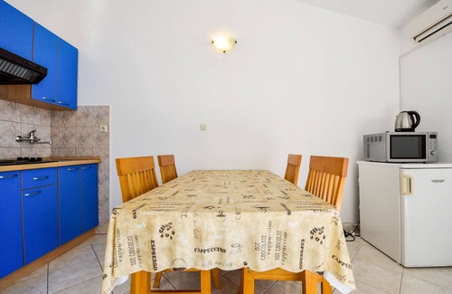Tribanj Apartment | Nice apartment for 4 guests with WIFI, A/C, TV and terrace