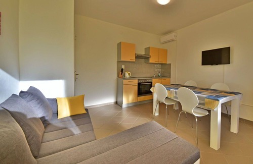 Sibinj Krmpotski Apartment | Nice apartment for 4 guests with WIFI, A/C, TV and terrace