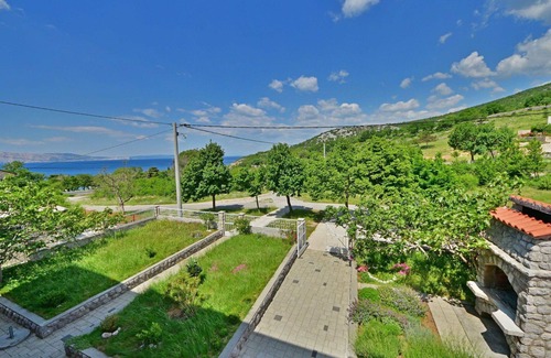 Sibinj Krmpotski Apartment | Nice apartment for 4 guests with WIFI, A/C, TV and terrace