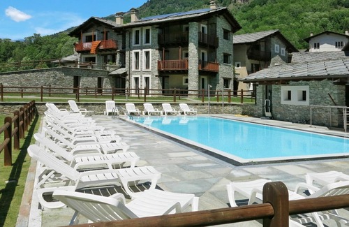 Sampeyre Apartment | Nice apartment for 4 people with pool, WIFI, TV, terrace and parking