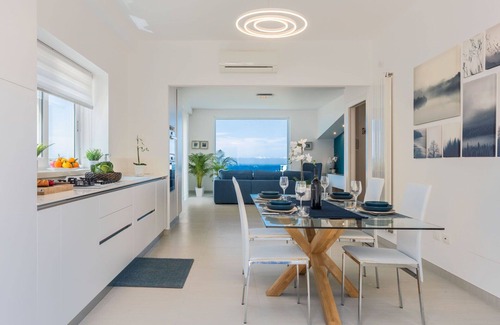 Cinisi Apartment | Nice apartment for 4 people with WIFI, A/C, TV and terrace