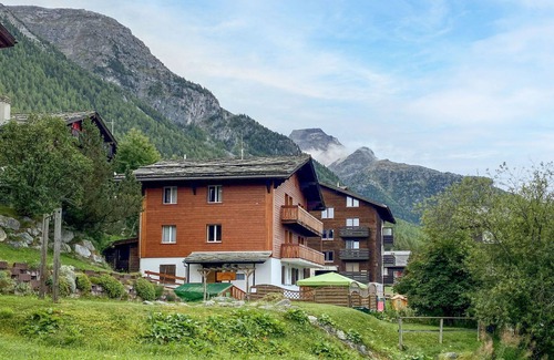 Graechen Apartment | Nice apartment for 4 people with WIFI, TV, patio, panoramic view and parking