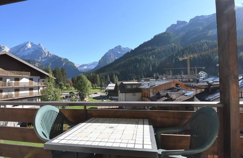 Canazei Apartment | Nice apartment for 4 people with WIFI, TV, terrace and pets allowed
