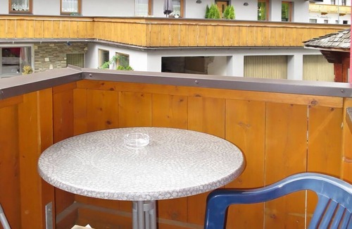 Stummerberg Apartment | Nice apartment for 4 people with pool, WIFI, TV, balcony and pets allowed