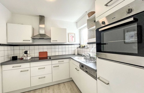 Siegburg Apartment | Nice apartment for 5 guests with WIFI, TV and balcony